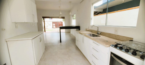 Casa Para Locação No Pico Da Cruz - Rio Tavares