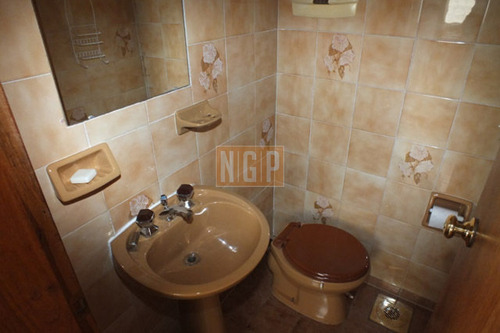 Apartamento En Lindisima Zona A Pasos De Punta Shopping - Ref: 4931