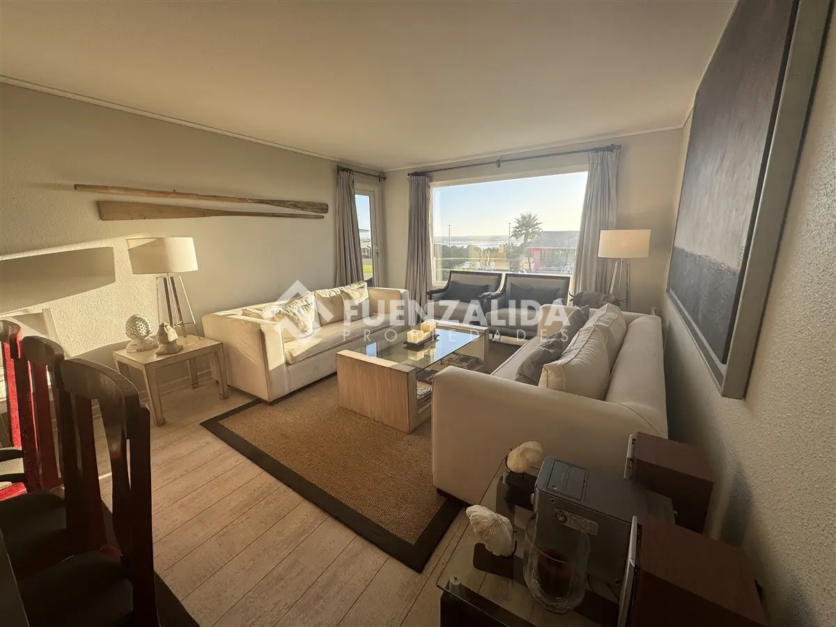 Imagen 3 de 30 de Duplex Con Vista Al Mar Con Piscina Y Jardín