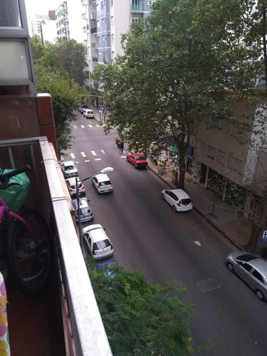 Imagen 2 de 11 de Departamento Con Balcon A La Calle. Centro Mar Del Plata