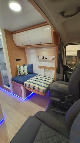 Motorhome Motor Home Renaut Master Novo Trailer