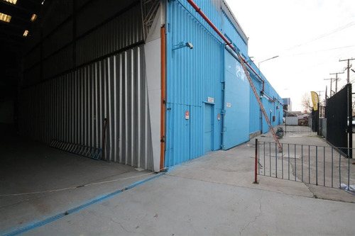 Oficina Con Bodegas En Recinto Logístico Del Sector De Macul