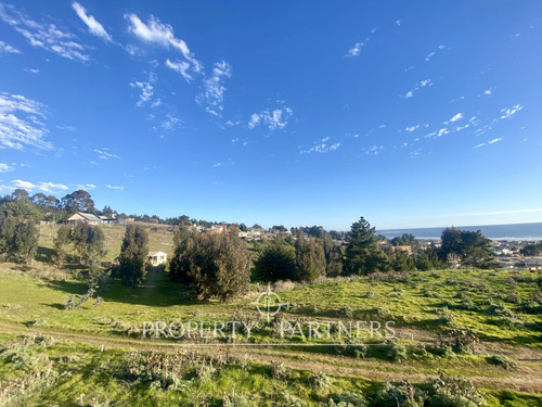 Pichilemu, Casa Con Maravillosa Vista En Sector Re...