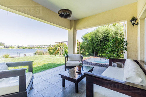 Casa En Venta Sobre Lote A La Laguna - San Agustín, Villanueva.