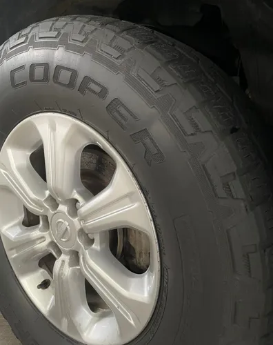 Nissan NP300 Frontier 2.5 Le Aa Mt