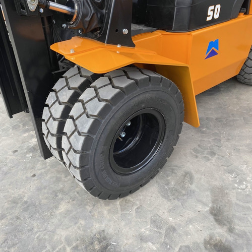 Imagen 11 de 15 de Autoelevador 5 Toneladas 5000 Kg Triple Torre 4.5m
