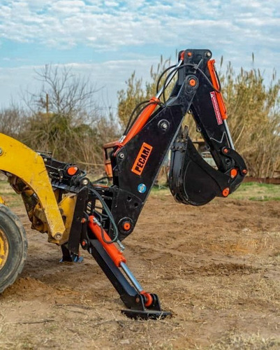 Imagen 3 de 6 de Implemento Excavador Extreme Pecarí Para Minicargadora