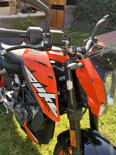 Ktm Duke 200 Año 2023 - 7.000kms - Dos Dueños - Facturable
