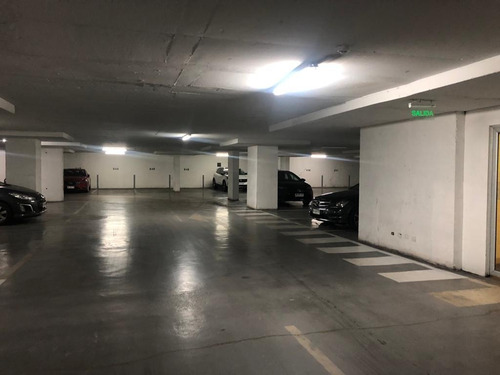 Imagen 16 de 19 de 2 Privados + Amplia Recepción + Estacionamiento