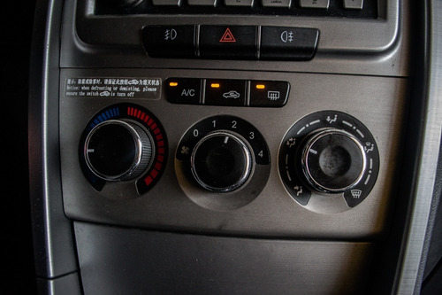 Imagen 5 de 15 de Chery Tiggo 2013 2.0 F2 Luxury 4x4 138cv Nai