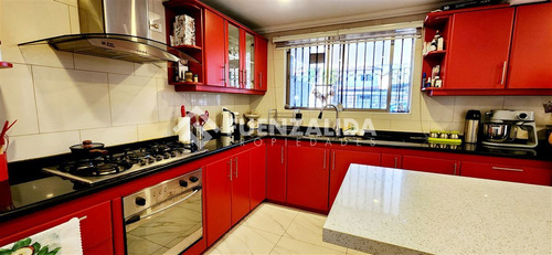 Casa En Venta De 3 Dorm. En Macul
