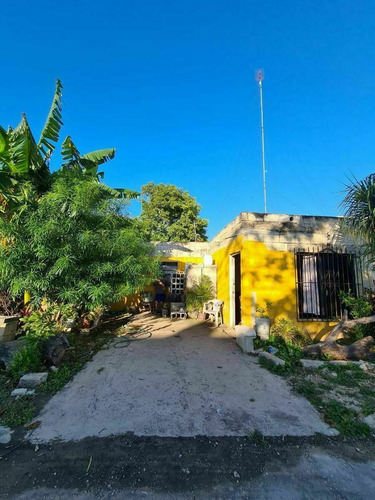 Imagen 1 de 3 de Terreno Con Construccion En La Colonia Maya Terreno En 18 #5