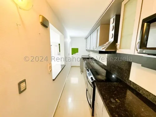Agp Espectacular Apartamento En Planta Baja, Calle Cerrada Y Vigilancia Privada En Venta En Colinas De La Tahona 25-2354 Ys