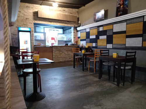 En Venta Punto Comercial Para Restaurante Y Se Alquilan Dos Locales Con Terraza Vista A La Calle (solo Clientes) Dm