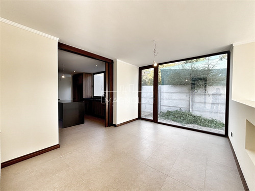 Casa En Venta De 4 Dorm. En Colina