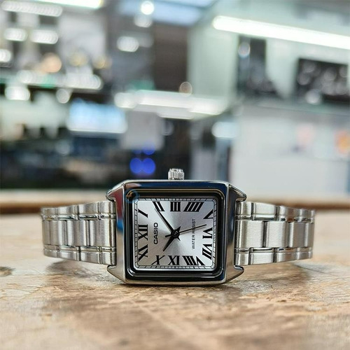 Reloj Casio Ltpv007 Mujer Acero Inoxidable Números Romanos