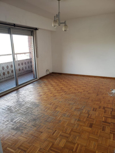 Imagen 8 de 21 de 4 Amb. Villa Luro, Av. Juan B. Justo 7800. Lateral Muy Lumin