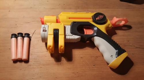 Nerf Con Láser Y 3 Dardo Excelente Estado