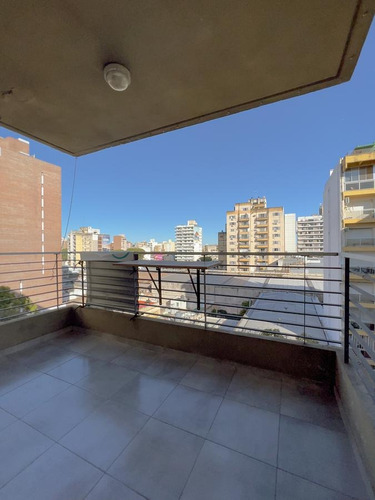 Imagen 10 de 26 de Departamento 2 Dormitorios.balcón Al Frente. Cocina Separada A Pasos De Av. Pellegrini