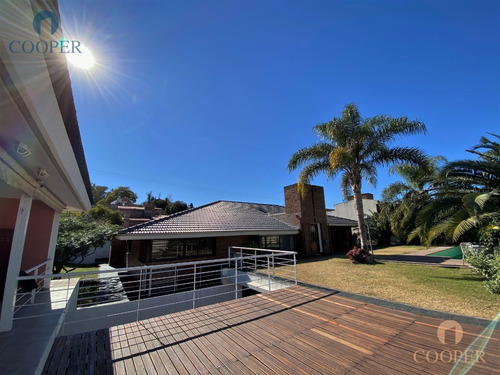 Imagen 14 de 27 de Casa De Categoría En Venta, Villa Cabrera, 4 Dormitorios