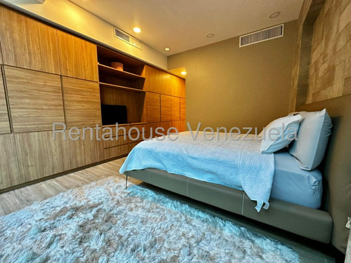 Lujoso Apartamento En Venta En Lomas De Las Mercedes Iq25-10286