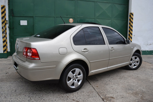 Volkswagen Bora 2.0 Trendline 115cv 2013 / Impecable