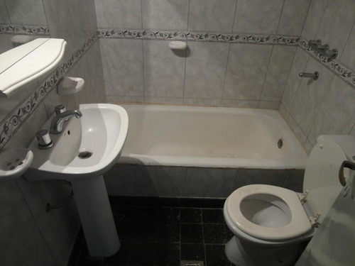 Imagen 12 de 30 de Departamento En Venta De 2 Dormitorios En La Plata (plaza Paso)