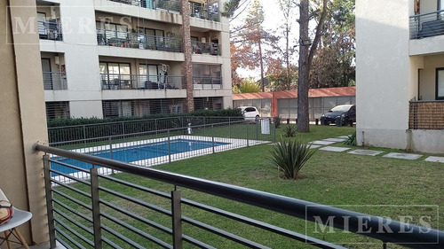 Departamento En Venta De Dos Ambientes En Condominio Las Pircas I