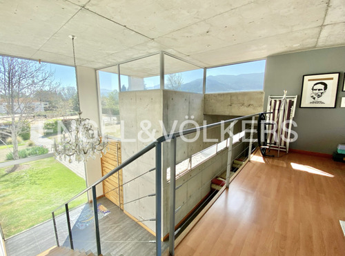 Luminosa Casa En Condominio Las Brisas