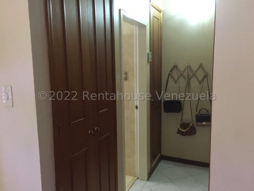 Imagen 16 de 30 de Casa En Venta En La Rosaleda Este De Barquisimeto Lara 0-4-2-4-5-9-3-7-5-4-2 Código Mls Rent-a-house: 22-20967, Cuenta Con 3 Habitaciones, 3 Baños, 156 Mts2, Conjunto Privado
