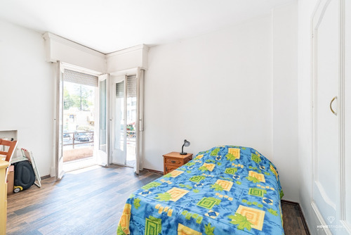 Imagen 13 de 23 de Venta Apartamento Pocitos 4 Dormitorios & 2 Baños Con Gran Balcón Al Frente Libertad Y Cavia