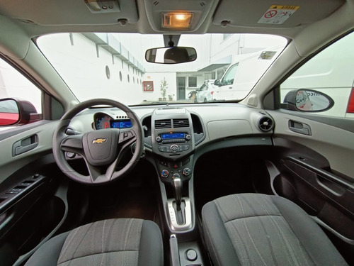 Imagen 4 de 12 de Chevrolet Sonic Lt Aut 2015