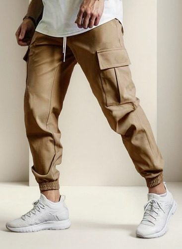 Pantalón De Caballero Modelo Jogger Con Bolsas De Cargo