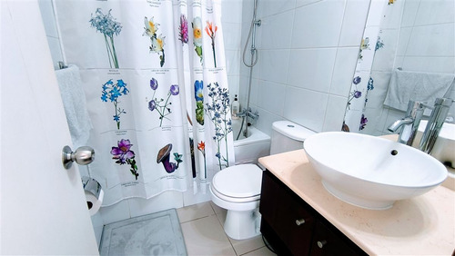 Departamento En Venta De 2 Dorm. En Santiago