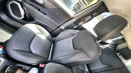 Imagen 14 de 17 de Jeep Renegade Sport Plus 2022