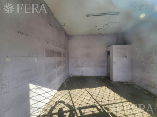 Venta De Terreno Con 2 Locales En Bernal Oeste