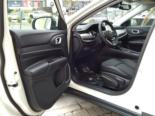 Imagen 12 de 15 de Jeep Compass Longitude 1.3t At6 4x2 (avd)