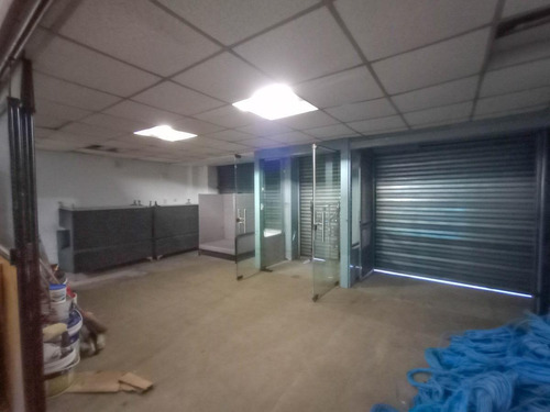 Imagen 9 de 30 de Edificio En Block De 1877 M2 Con Atención Al Público Y Depósito En Alquiler Sin Expensas