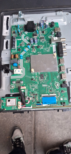 Mainboard Y Leds De Pantalla Hisense Mod 32h4000gm (Usado)