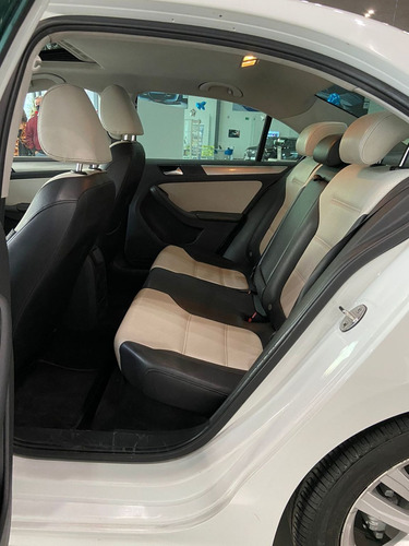 Imagen 12 de 15 de Volkswagen Jetta 2017 2.5 Sportline Tiptronic At