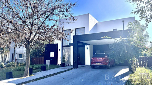 Imagen 2 de 30 de Venta - Casa En Barrio Privado Sausalito - Acepta Propiedad Parte De Pago - Bayugar Negocios Inmobiliarios