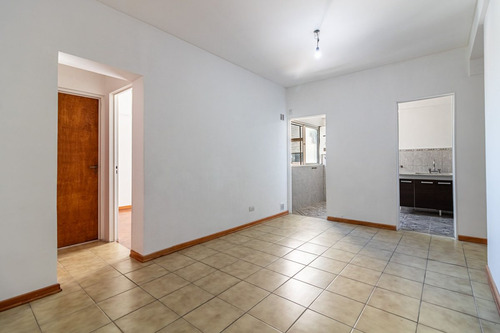 Venta Depto 2 Amb En Flores Cocina Independiente