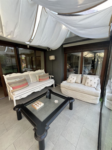 Casa En Venta De 4 Dorm. En Vitacura