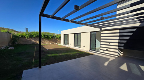 Casa A Estrenar En Barrio Aguaribay De Luján De Cuyo