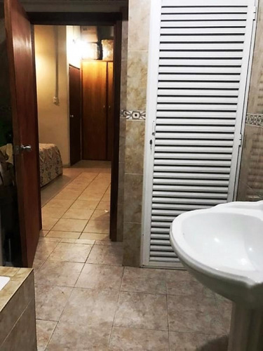 Imagen 9 de 11 de Preciosa Casa Amoblada En Urb La Floresta Av. Cancamure