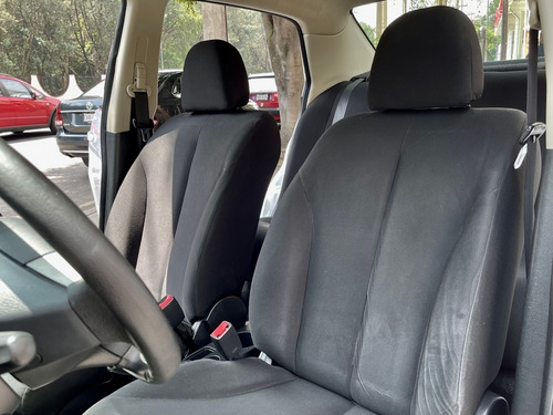 Imagen 8 de 15 de Nissan Tiida 2015