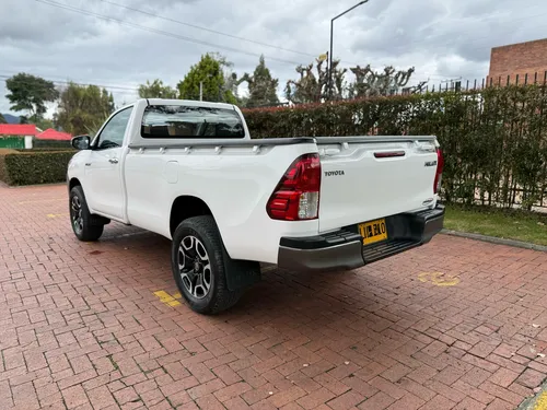 Toyota Hilux 2.7cc Mt 2022