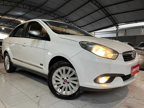 Imagem 2 de 15 de Fiat Siena Essence 1.6 2016