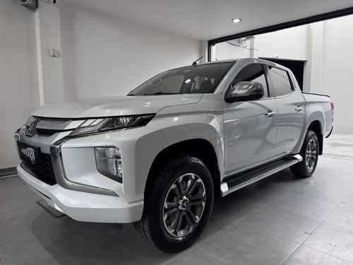 Mitsubishi L200 2.4 Di-d High Power 181cv Cuero