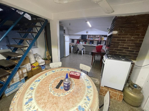 Imagen 8 de 12 de Venta Local Comercial Con Oficinas Y Amplio Galpón, Palermo